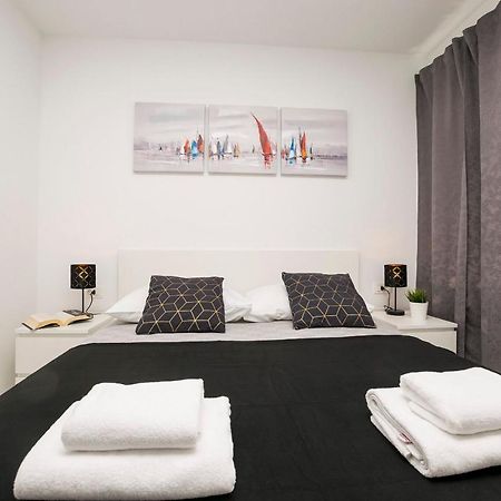 שיבניק Apartments And Rooms Adriatic Suites מראה חיצוני תמונה