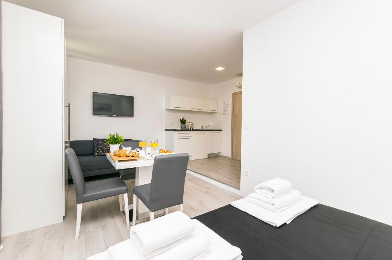 שיבניק Apartments And Rooms Adriatic Suites מראה חיצוני תמונה