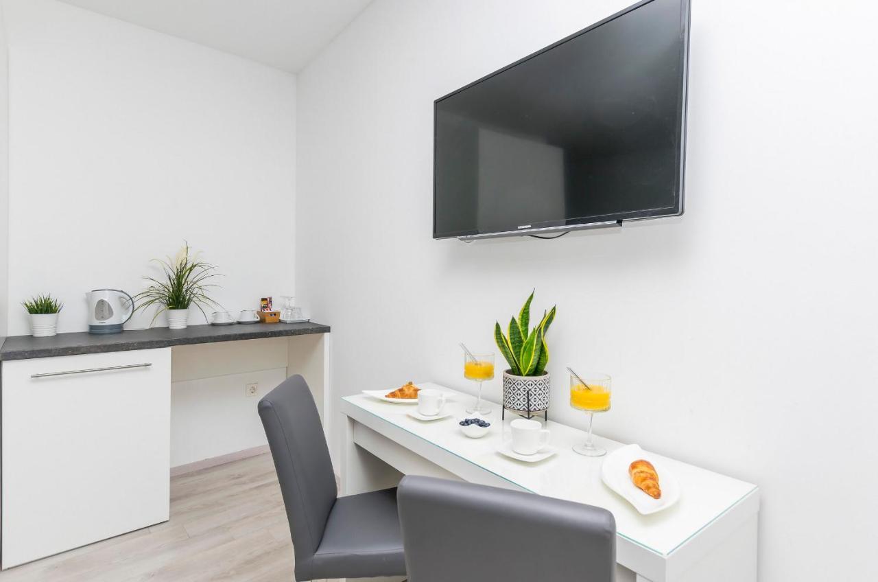 שיבניק Apartments And Rooms Adriatic Suites מראה חיצוני תמונה