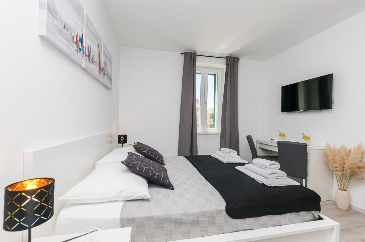 שיבניק Apartments And Rooms Adriatic Suites מראה חיצוני תמונה