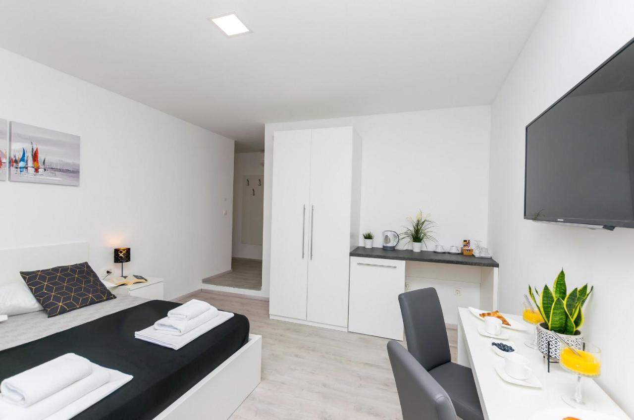 שיבניק Apartments And Rooms Adriatic Suites מראה חיצוני תמונה