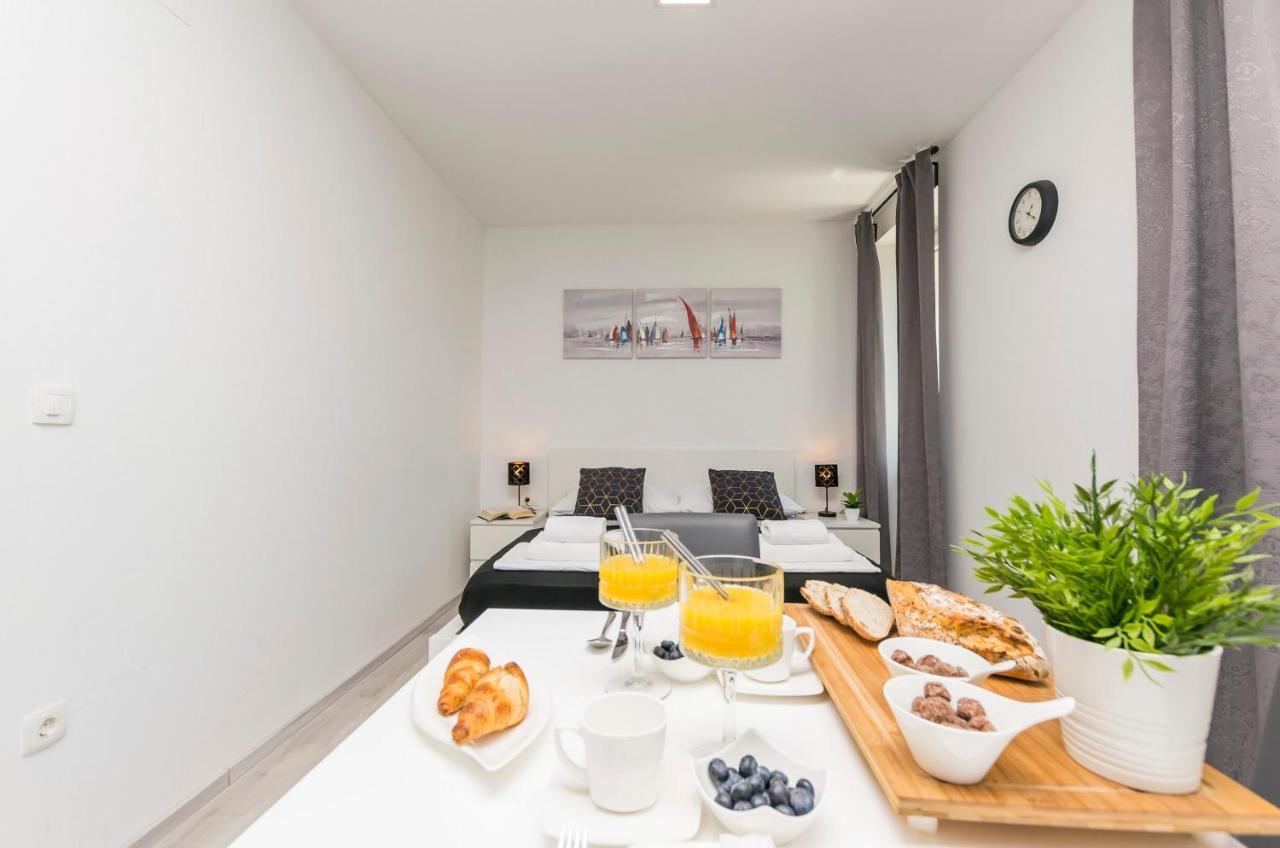 שיבניק Apartments And Rooms Adriatic Suites מראה חיצוני תמונה