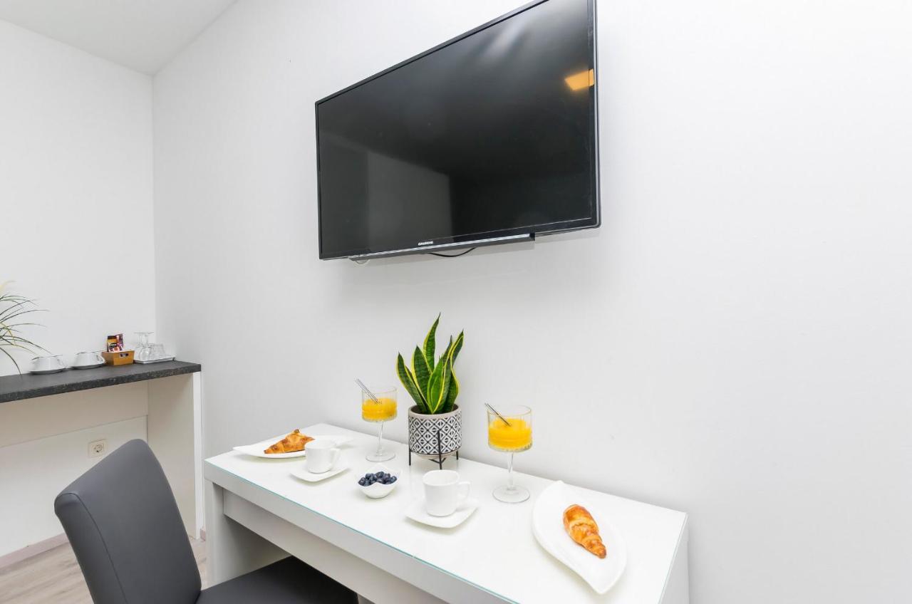 שיבניק Apartments And Rooms Adriatic Suites מראה חיצוני תמונה