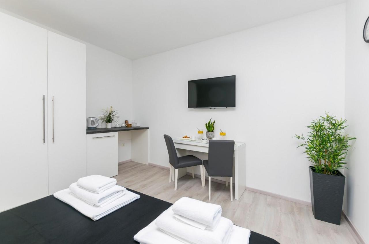 שיבניק Apartments And Rooms Adriatic Suites מראה חיצוני תמונה