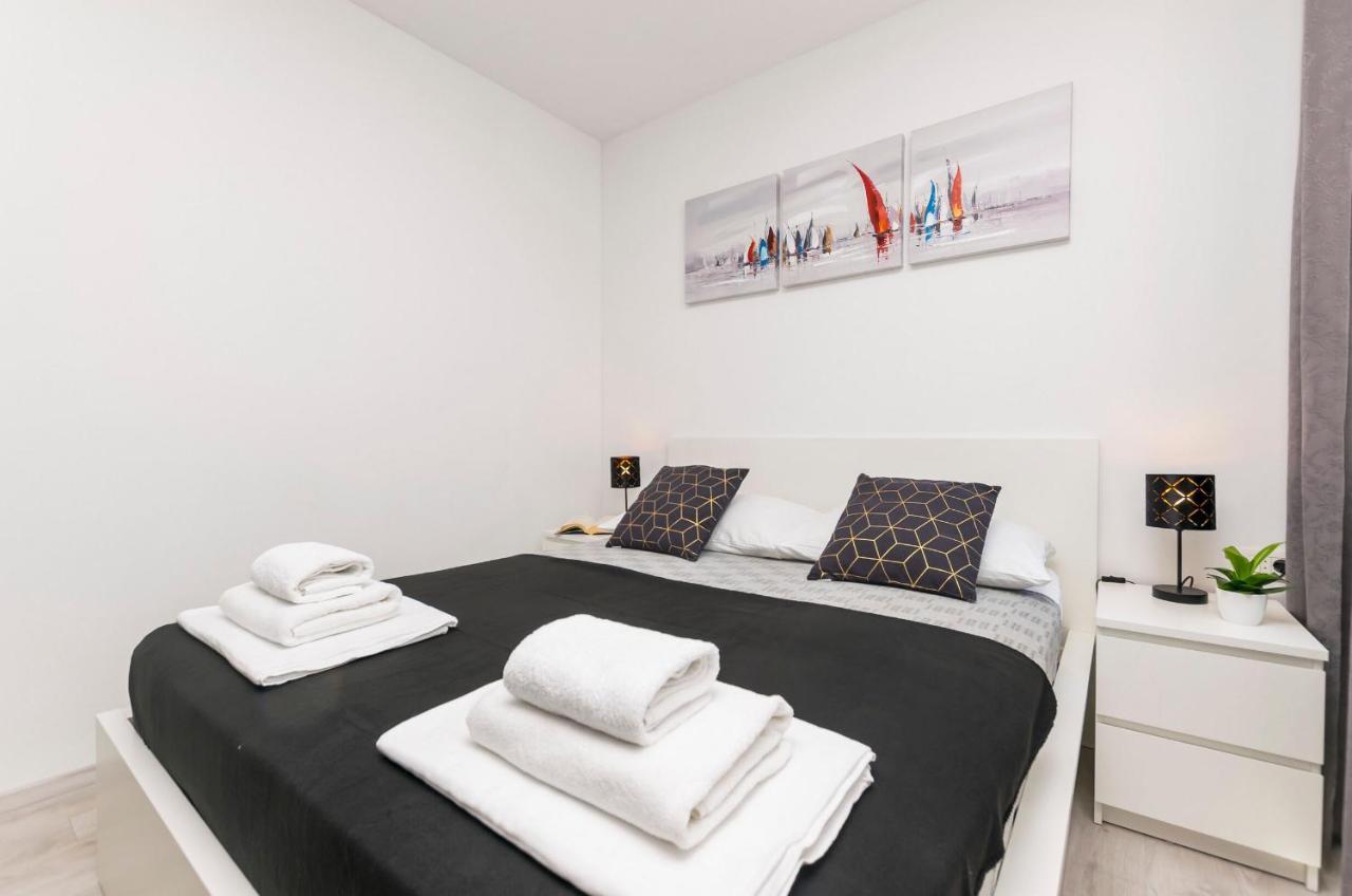 שיבניק Apartments And Rooms Adriatic Suites מראה חיצוני תמונה