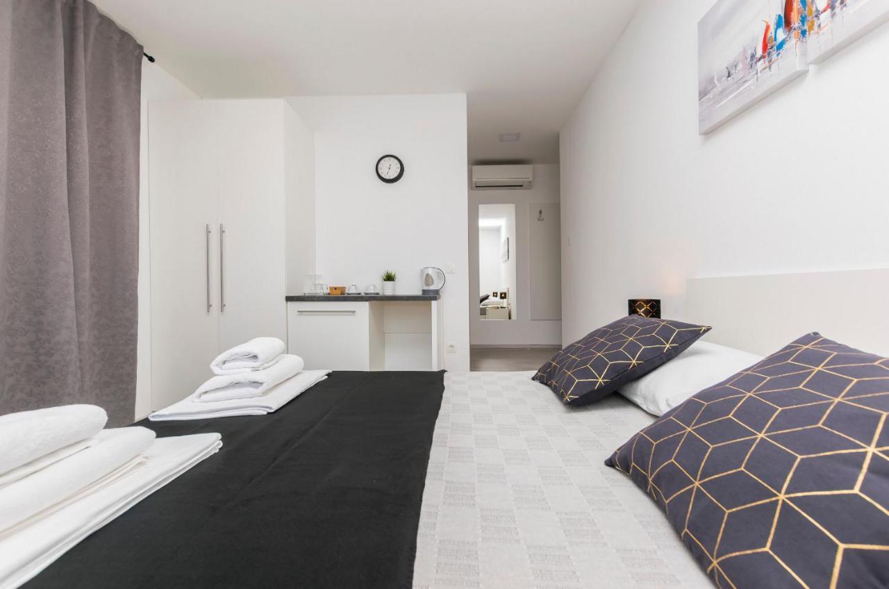 שיבניק Apartments And Rooms Adriatic Suites מראה חיצוני תמונה