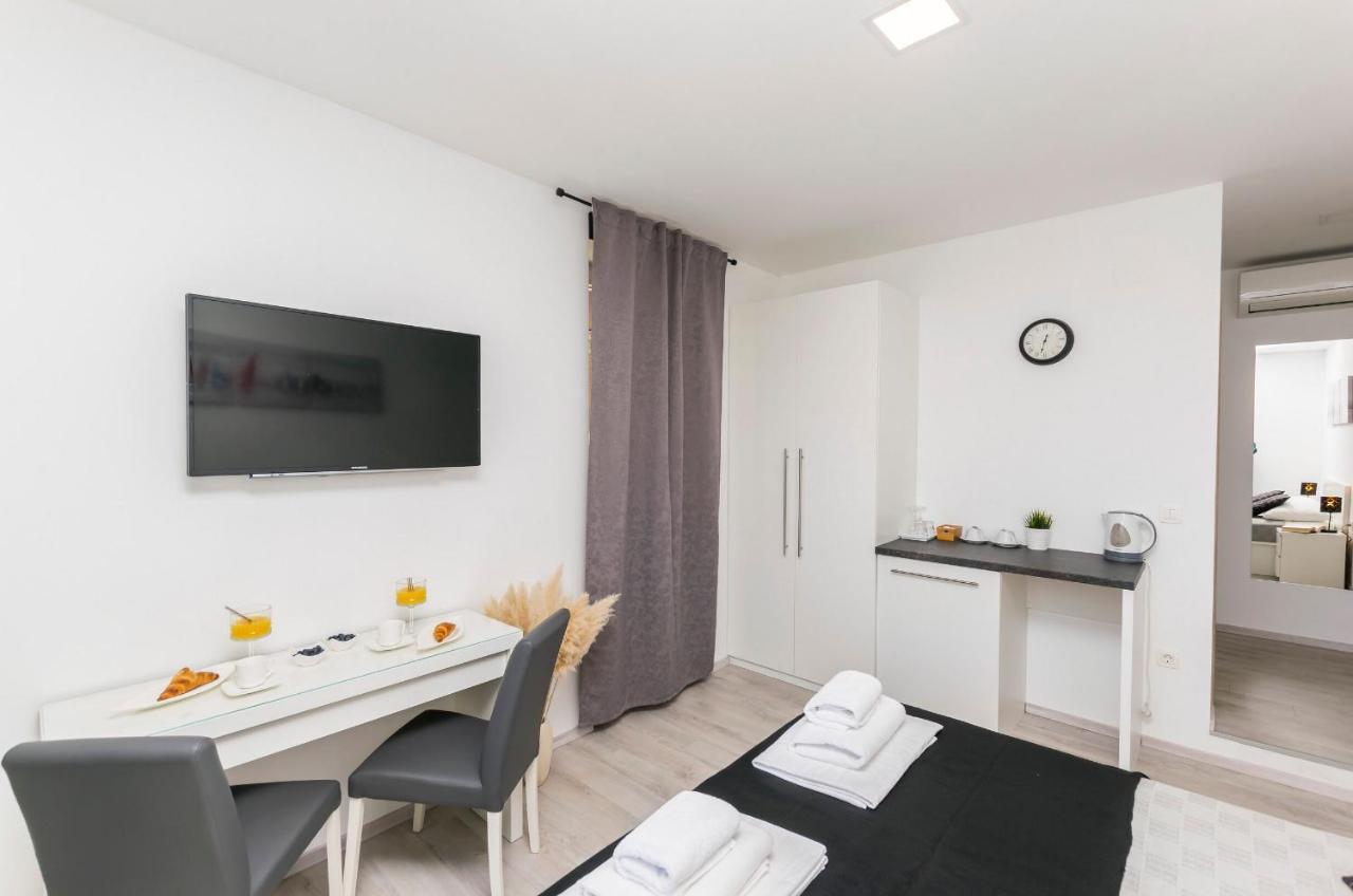 שיבניק Apartments And Rooms Adriatic Suites מראה חיצוני תמונה