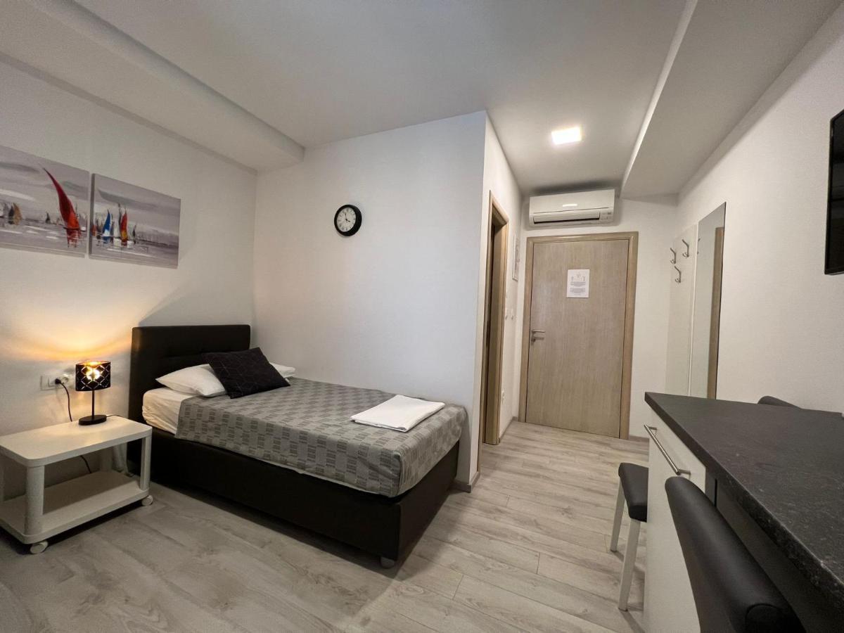 שיבניק Apartments And Rooms Adriatic Suites מראה חיצוני תמונה