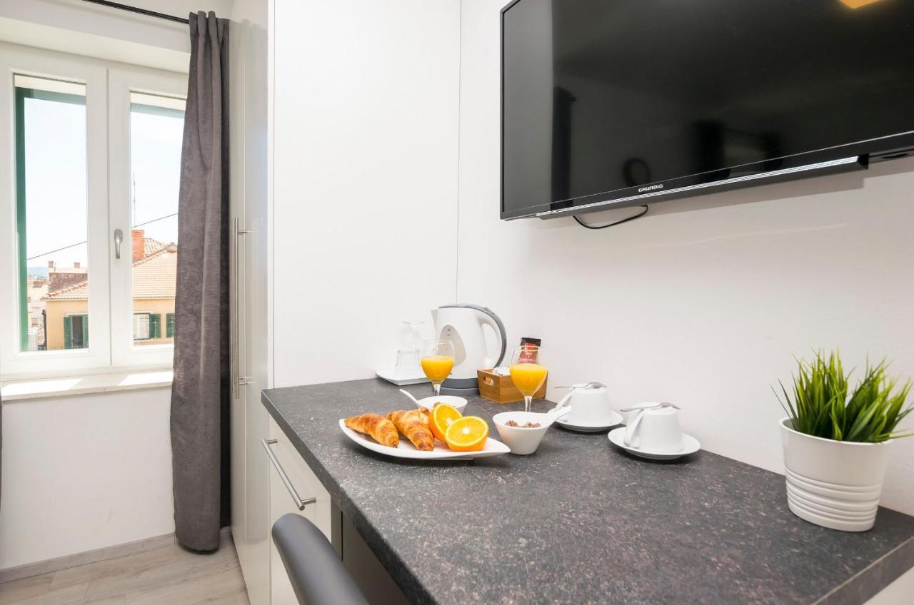 שיבניק Apartments And Rooms Adriatic Suites מראה חיצוני תמונה